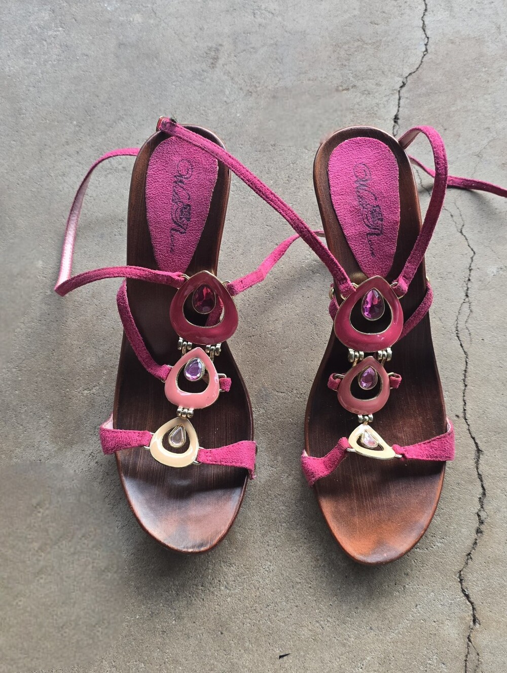 Women's Vintage Y2K Jewel Gem 11 video girl Vixen Bohemian Wood Heels - Picture 7 of 7